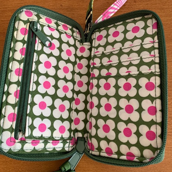 Vera Bradley Wrislet - Picture 3 of 4